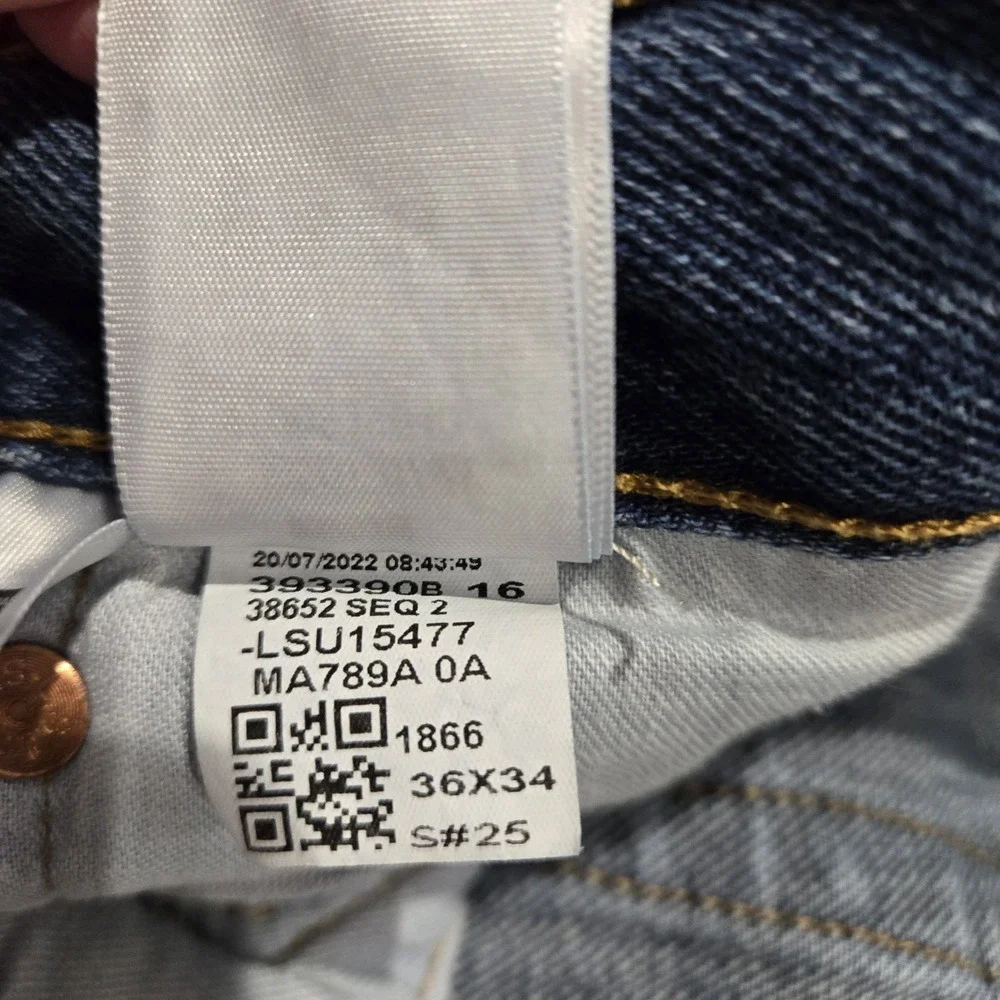 Men's Levi 501 Jeans  36x34 Button Up Classic‎